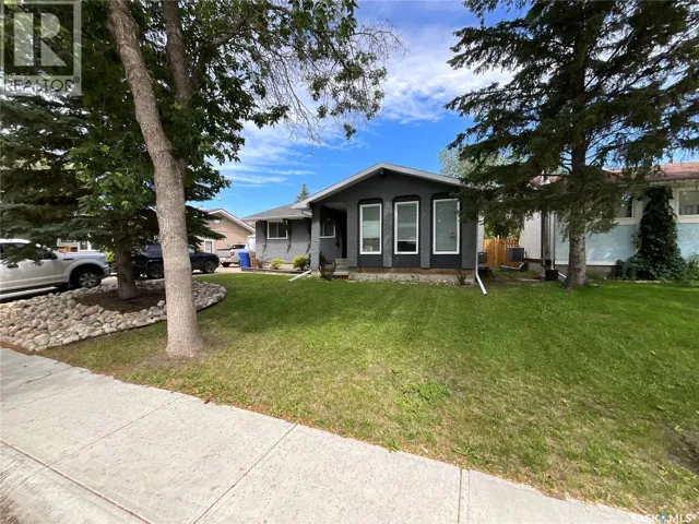 10 MACKENZIE CRESCENT, Regina, Saskatchewan S4N5G5