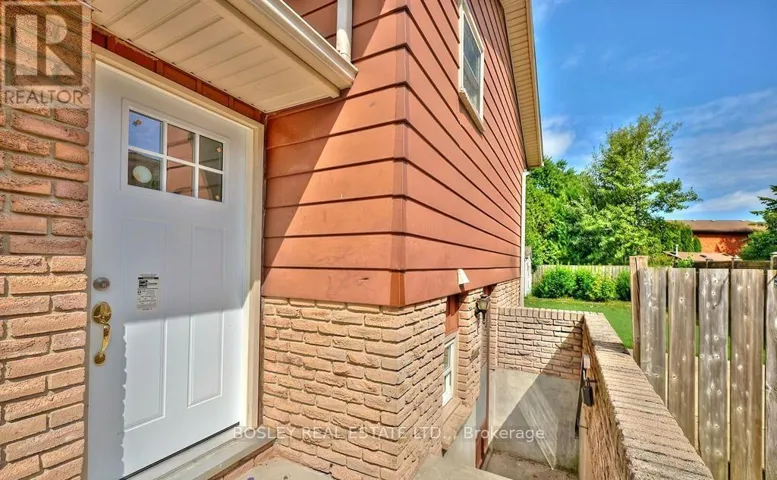 30 VIA DELL MONTE STREET, St. Catharines (Burleigh Hill), Ontario L2T3Y1