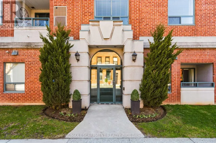 203 - 8 MAIN STREET, Hamilton (Dundas), Ontario L9H1B8