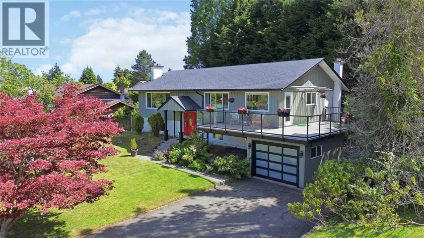 1909 Ferndale Rd, Saanich, British Columbia V8N2Y4