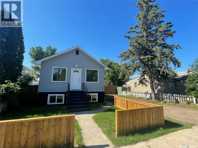 911 23rd STREET W, Saskatoon, Saskatchewan S7L0A5