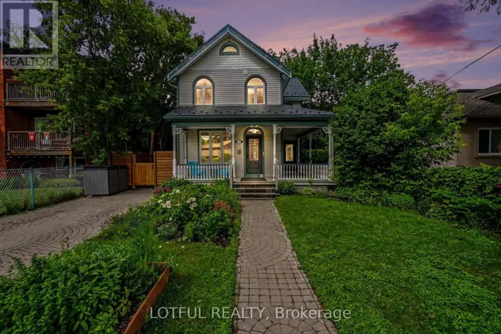 518 HILSON AVENUE, Ottawa, Ontario K1Z6C8