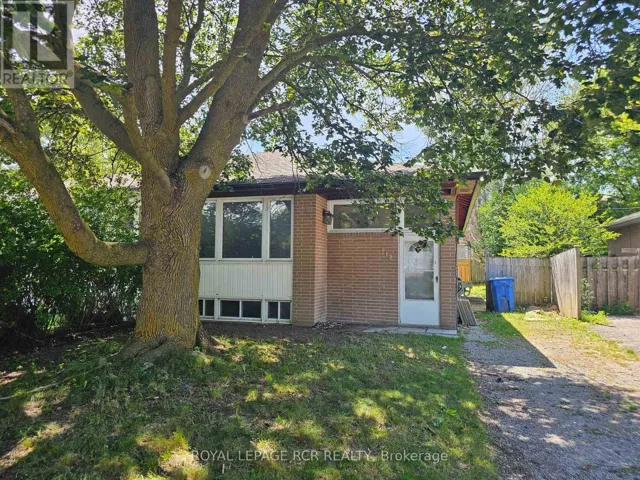 142 CHERRYWOOD DRIVE, Newmarket (Bristol-London), Ontario L3Y2X7