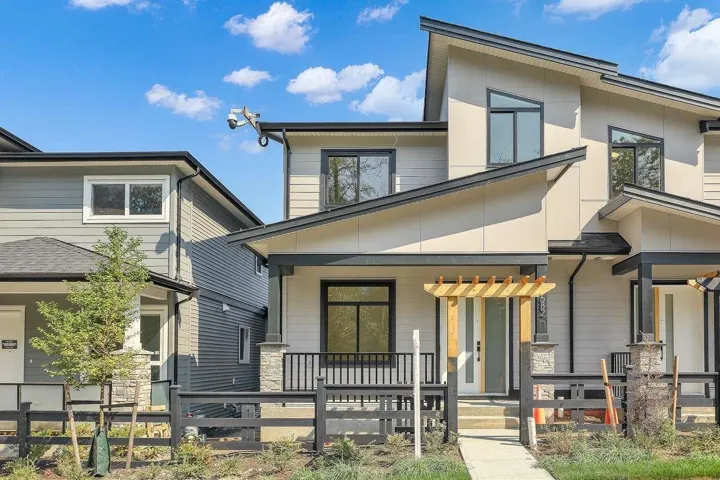 7682 196 STREET, Langley, British Columbia V2Y3V4
