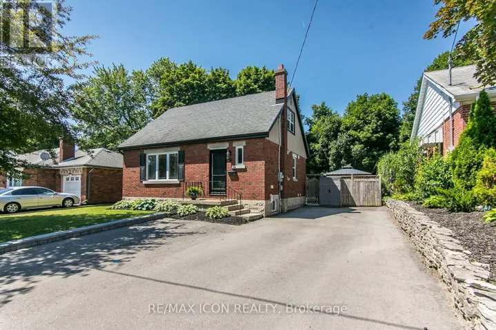 38 SCRIMGER AVENUE, Cambridge, Ontario N1R4V8