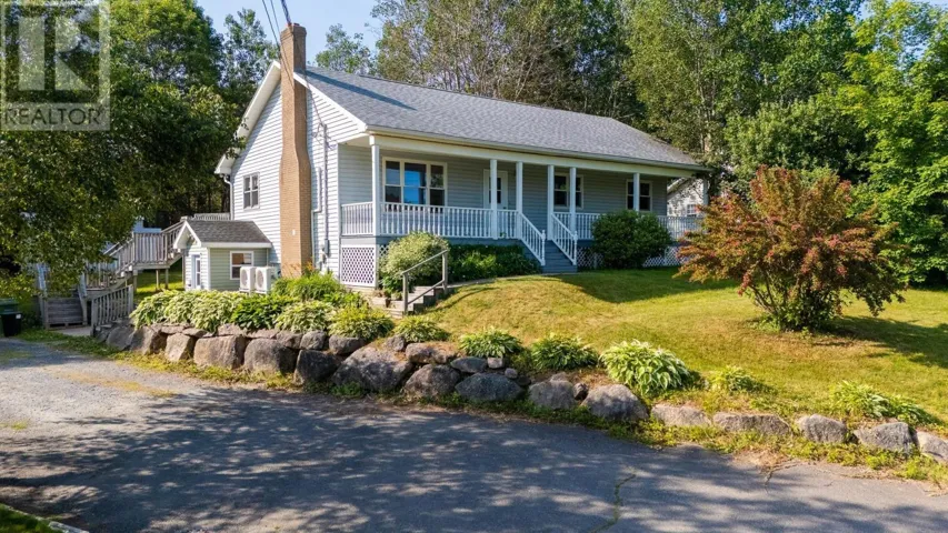 1045 Club Crescent, New Minas, Nova Scotia B4N5N7