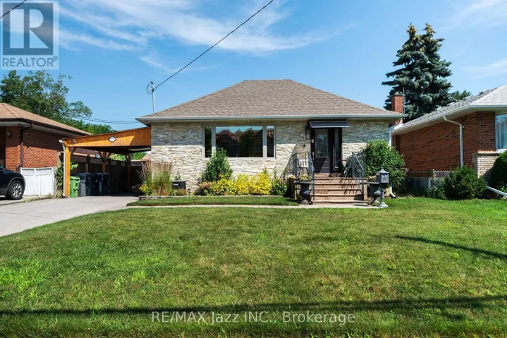 12 WARNSWORTH STREET, Toronto (West Hill), Ontario M1E2L9