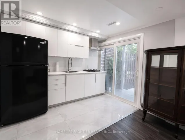 5 - 49 RED ROBIN WAY, Toronto (Westminster-Branson), Ontario M2R3K6
