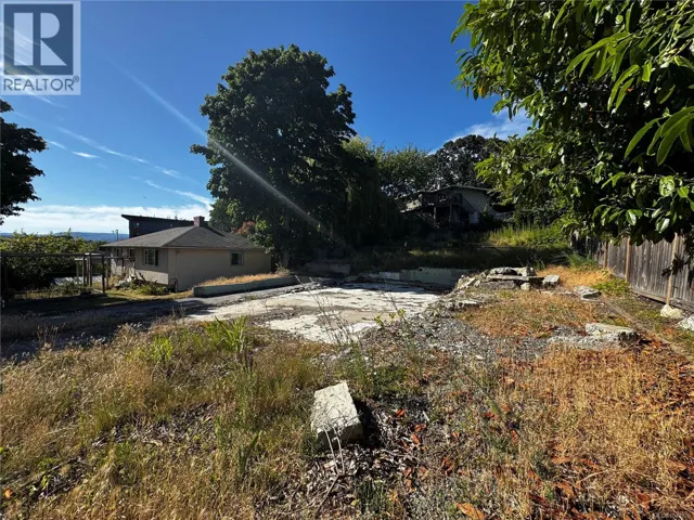 1258 Woodway Rd, Esquimalt, British Columbia V9A4W7