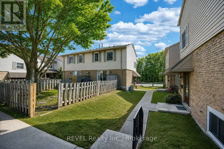 43 - 1300 UPPER OTTAWA STREET, Hamilton (Quinndale), Ontario L8W1M8