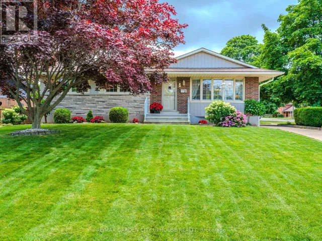 2 CROYDON DRIVE, St. Catharines (Lakeshore), Ontario L2M1J2