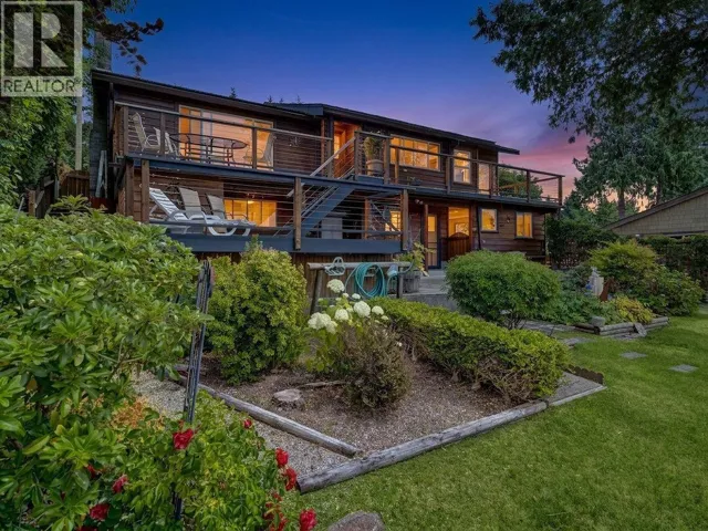 4717 LAUREL AVENUE, Sechelt, British Columbia V7Z0E7