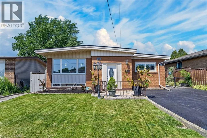 96 FIELDING Crescent, Hamilton, Ontario L8V2P5