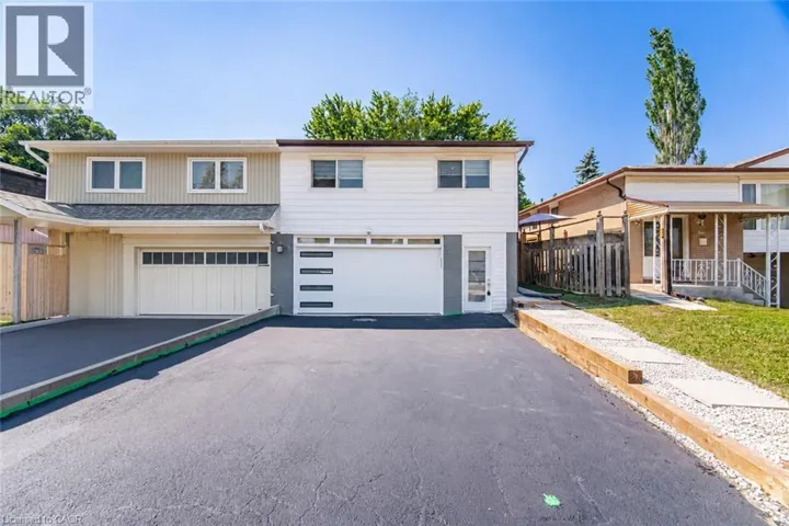2599 LUNDENE Road, Mississauga, Ontario L5J3Y8