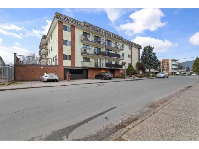 204 9417 NOWELL STREET, Chilliwack Downtown, Chilliwack, British Columbia V2P7M4