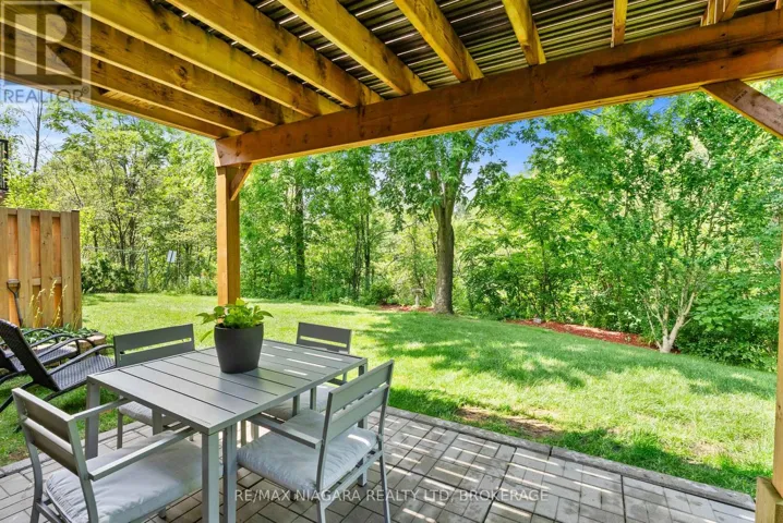 15 - 53 BUNTING ROAD, St. Catharines (Secord Woods), Ontario L2P3Y6