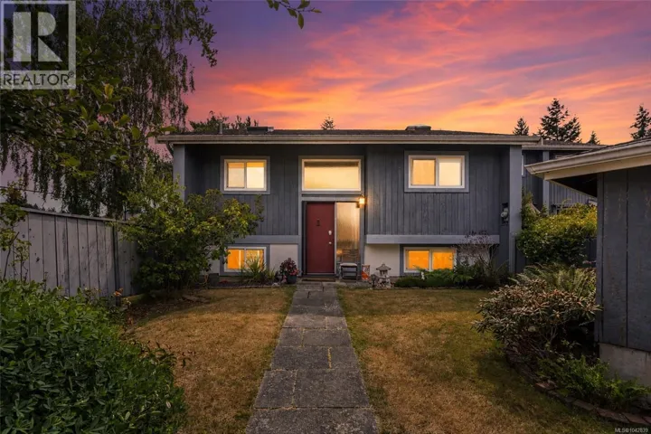 7 4391 Torquay Dr, Saanich, British Columbia V8N3L3