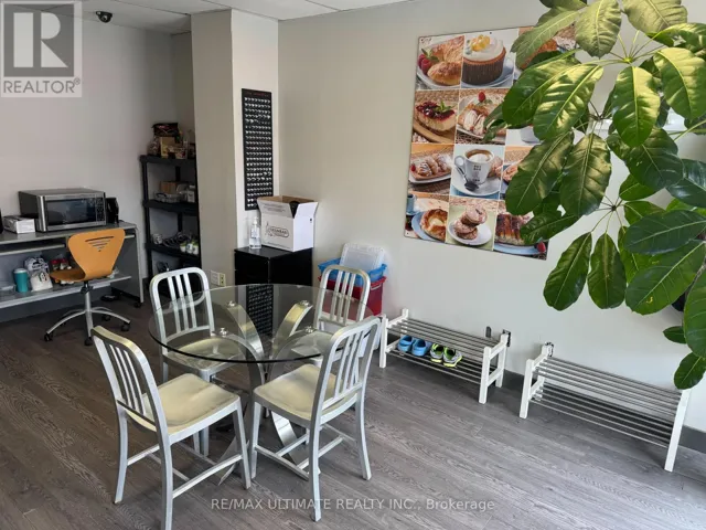329 EVANS AVENUE, Toronto (Mimico), Ontario M8Z1K2