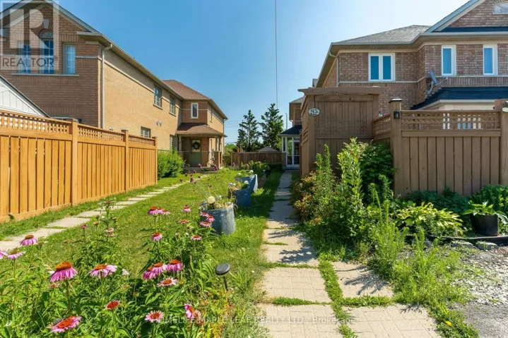 43 MORNINGMIST STREET, Brampton (Sandringham-Wellington), Ontario L6R2A6