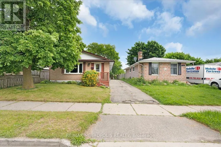 MAIN - 23 SILVER ASPEN CRESCENT, Kitchener, Ontario N2N1H5