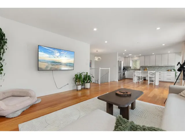 33483 BLUEBERRY DRIVE, Mission, British Columbia V2V6J1