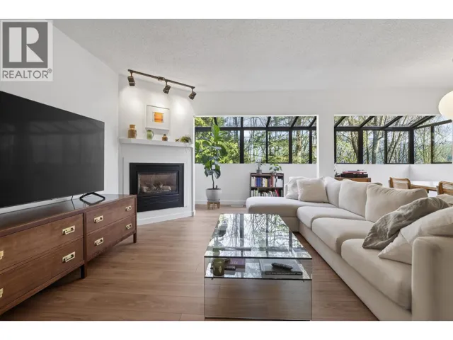 526 CARDIFF WAY, Port Moody, British Columbia V3H3T1