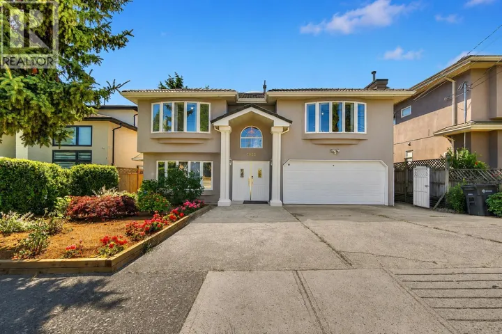 7922 16 AVENUE, Burnaby, British Columbia V3N1R3