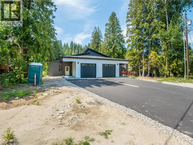 2634 9th Avenue, Castlegar, British Columbia V1N2Y9