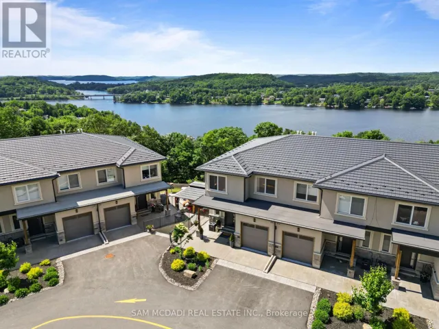 2 - 21 HORIZON LANE, Huntsville, Ontario P1H1V5