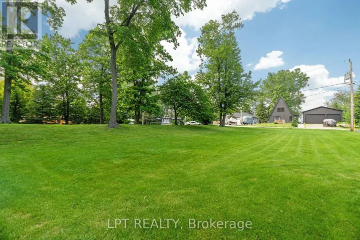 8459 ADAMS COURT, Lambton Shores, Ontario N0M1T0