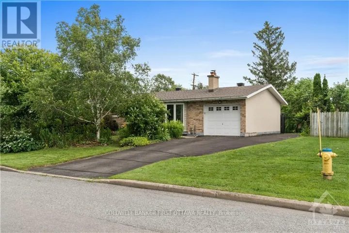 12 OAKWOOD AVENUE, Ottawa, Ontario K2E6A5