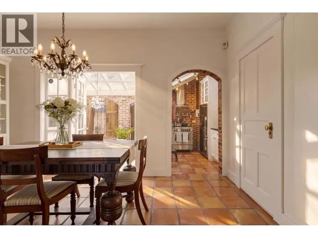 2636 HEMLOCK STREET, Vancouver, British Columbia V6H2V5
