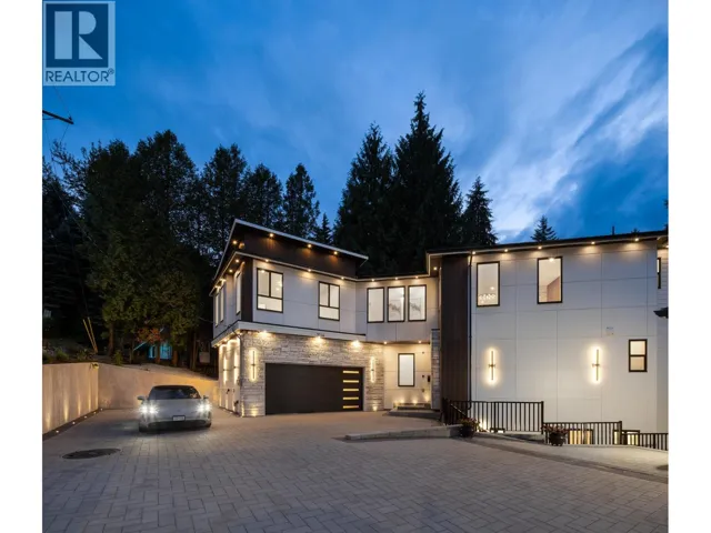 1034 GATENSBURY ROAD, Port Moody, British Columbia V3H2P2