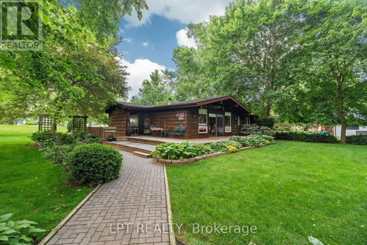 8452 DEFORE DRIVE, Lambton Shores (Grand Bend), Ontario N0M1T0