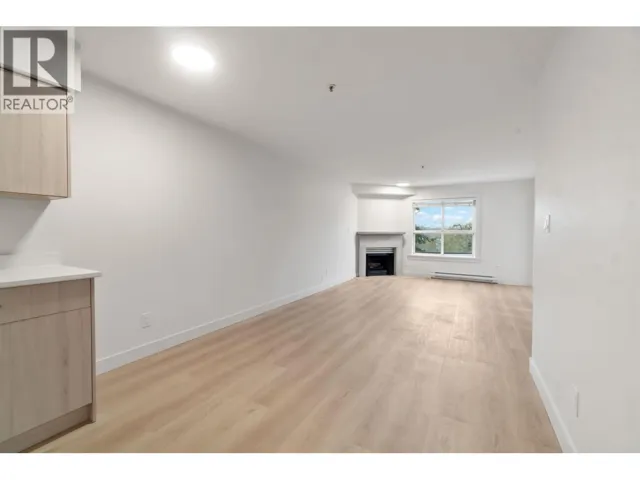 308 2928 COMMERCIAL DRIVE, Vancouver, British Columbia V5N4C9