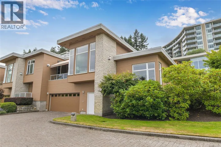763 Sayward Hill Terr, Saanich, British Columbia V8Y3K1