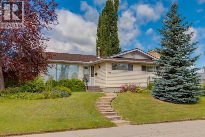 228 Maple Court Crescent SE, Calgary, Alberta T2J1W2