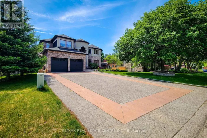 656 HIGHVALLEY ROAD, Hamilton (Ancaster), Ontario L9G4E9