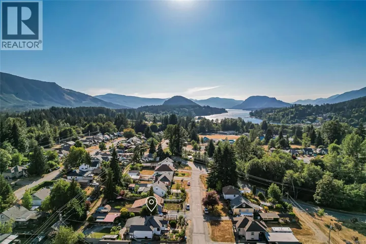 40 Hemlock St, Lake Cowichan, British Columbia V0R2G0