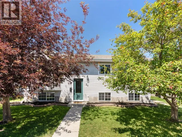 34 West Mcmanus Road, Cochrane, Alberta T4C1L8