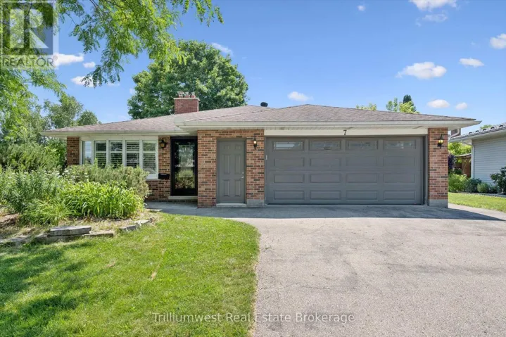 7 TEAKWOOD PLACE, Guelph (Victoria North), Ontario N1E6G7