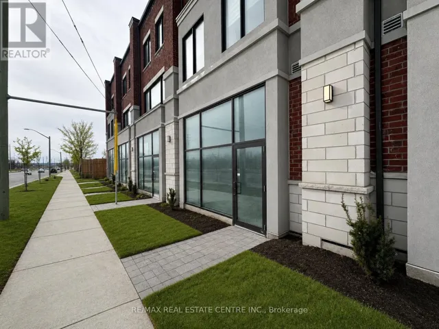 4 - 200 DISSETTE STREET, Bradford West Gwillimbury (Bradford), Ontario L4Z3G8