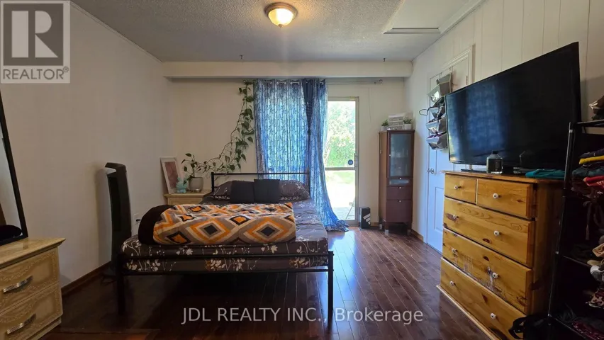 MAIN BACHELOR - 3769 BRANDON GATE DRIVE, Mississauga (Malton), Ontario L4T3N1