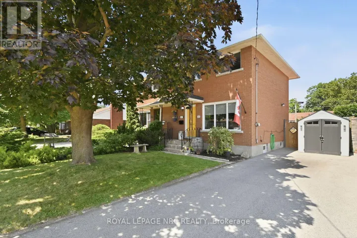 71 WILDWOOD ROAD, St. Catharines (Port Weller), Ontario L2M1E1