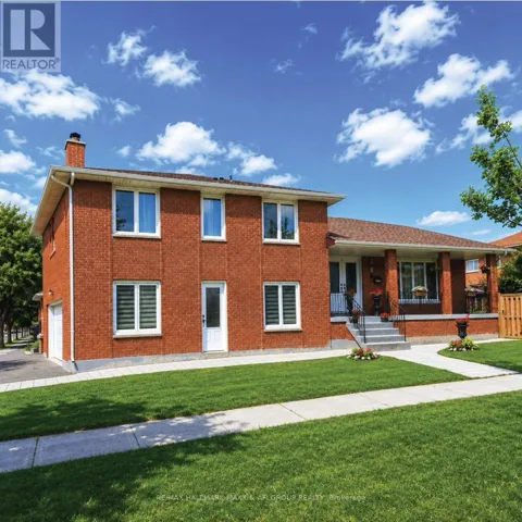 BACHELOR - 2 LAMBETH SQUARE, Toronto (Steeles), Ontario M1W3B4