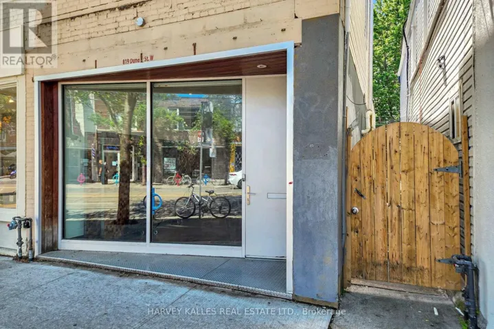 819 DUNDAS STREET W, Toronto (Trinity-Bellwoods), Ontario M6J1V4