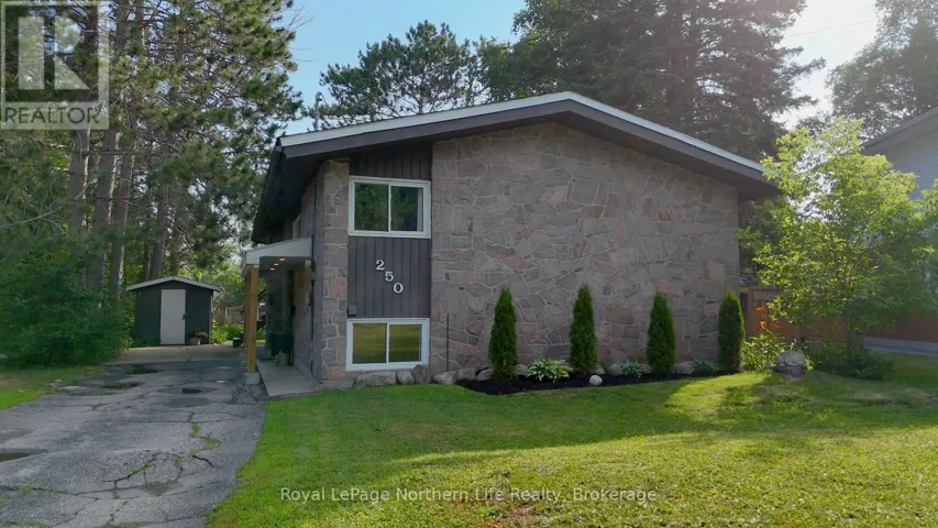 250 RICHARD ROAD, North Bay (Birchaven), Ontario P1A3C6