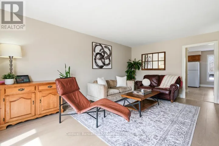 28 CHARTWELL CRESCENT, Guelph (Dovercliffe Park/Old University), Ontario N1G2T7