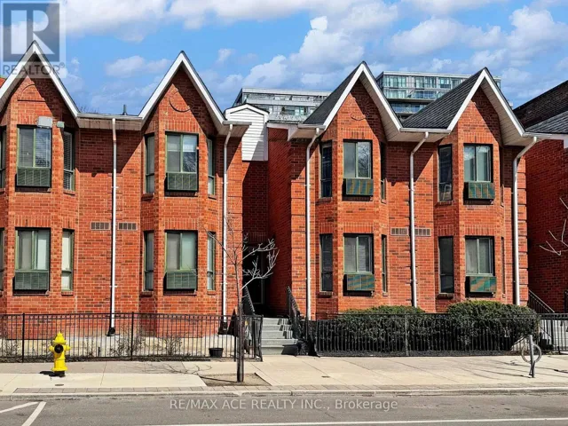 14 - 660B WELLINGTON STREET W, Toronto (Niagara), Ontario M5V1G4