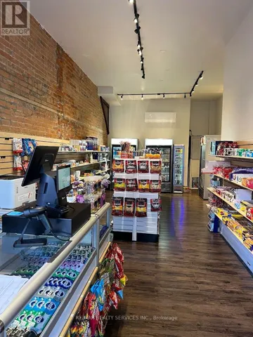 2739 DUNDAS STREET W, Toronto (Junction Area), Ontario M6P1Y1